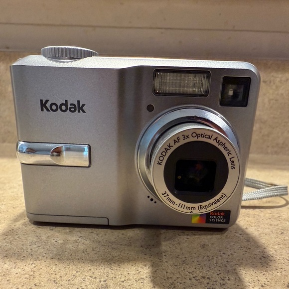 Kodak EasyShare C743 7.1MP Digital Camera 3x Zoom w/ Strap - Tested - Picture 1 of 11